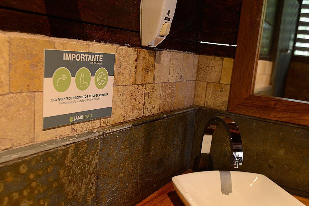 Jamu Lodge Puerto Montufar ภายนอก รูปภาพ