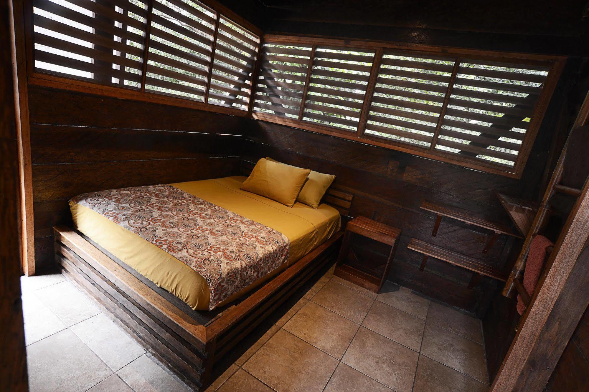 Jamu Lodge Puerto Montufar ภายนอก รูปภาพ