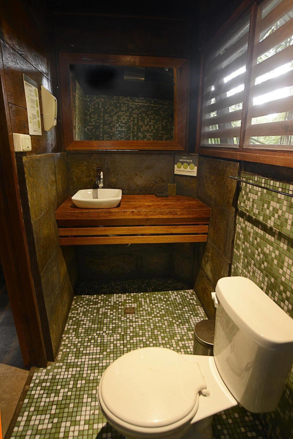 Jamu Lodge Puerto Montufar ภายนอก รูปภาพ