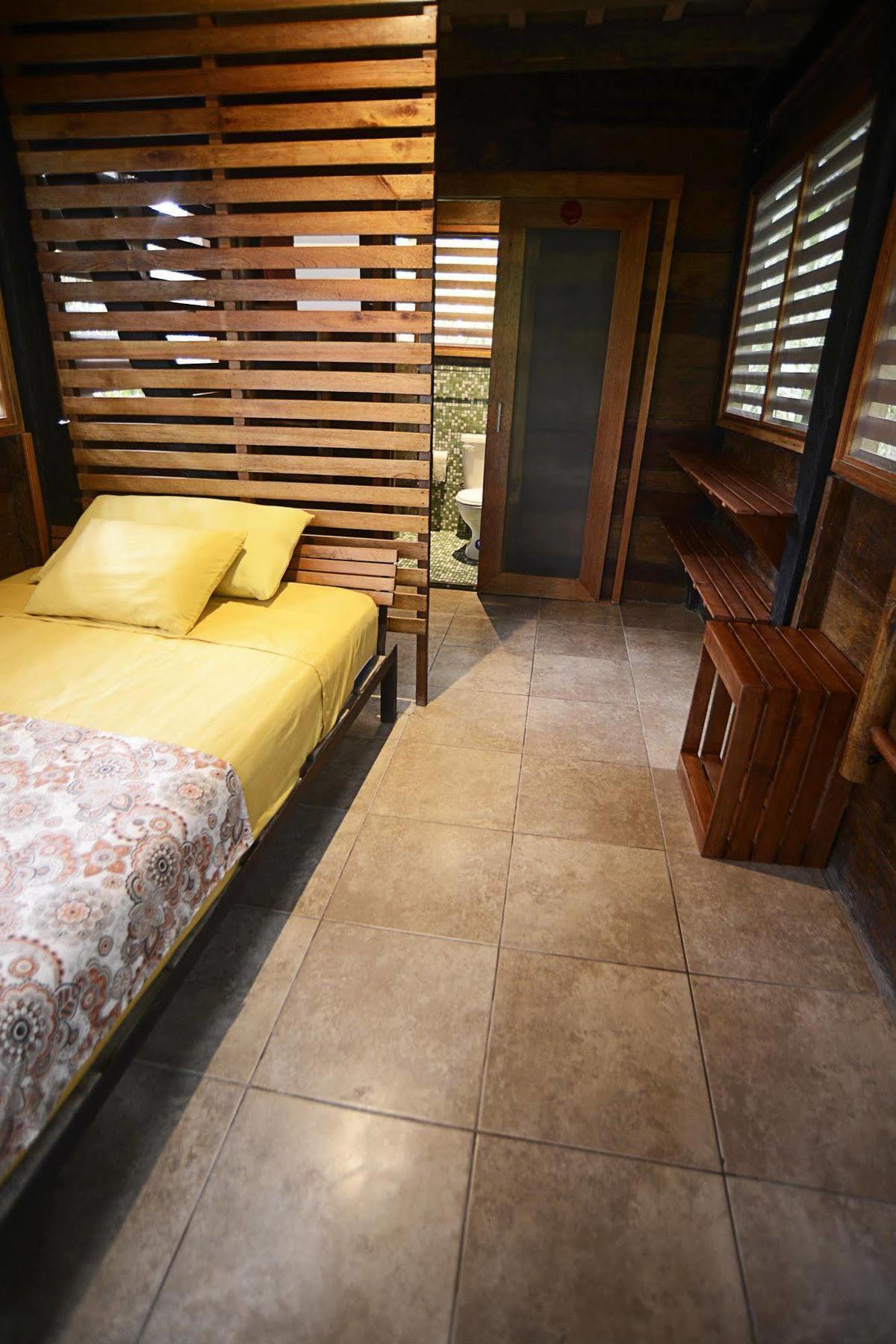 Jamu Lodge Puerto Montufar ภายนอก รูปภาพ