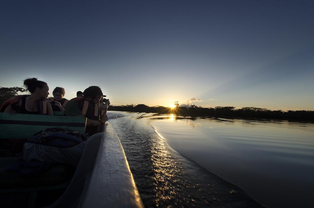 Jamu Lodge Puerto Montufar ภายนอก รูปภาพ